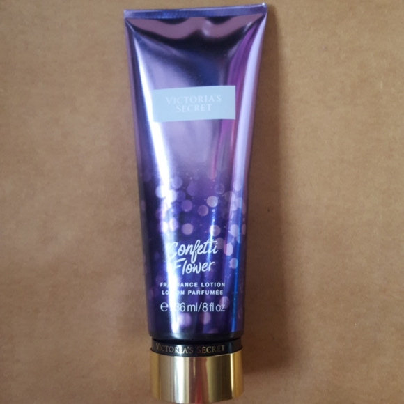 3 Victoria's secret l o t i o n 236 m l each - Picture 4 of 7